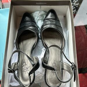 Life stride black heels